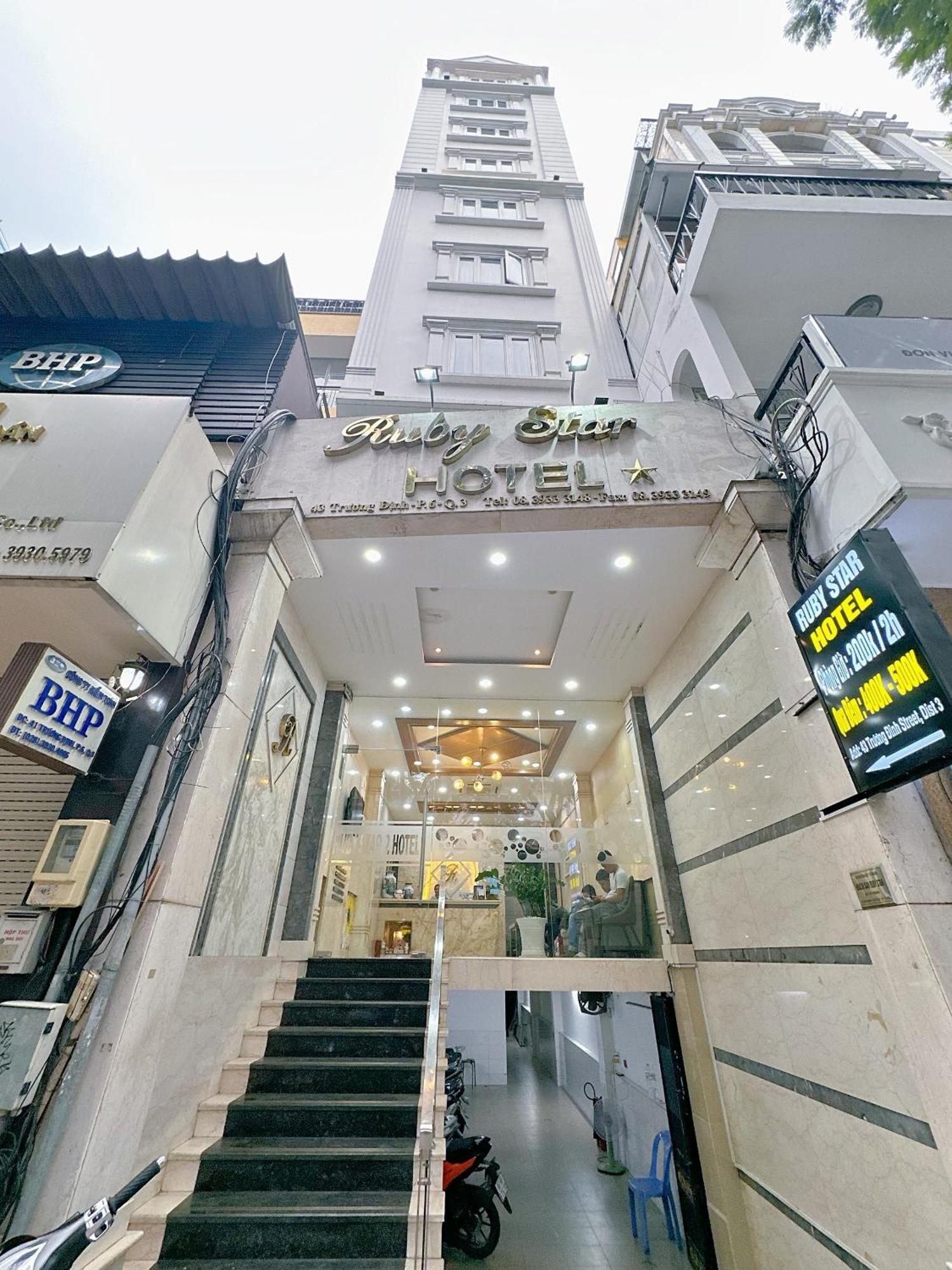 Ruby Star Hotel- Near Ben Thanh Market Ho Şi Min Dış mekan fotoğraf